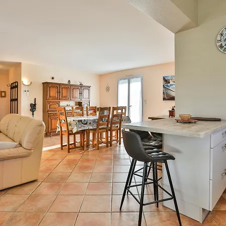 לינה וארוחת בוקר Le Pin Parasol Cote Vendeenne 4*