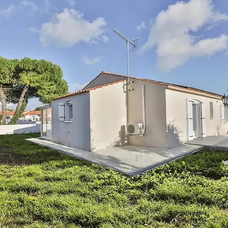 Le Pin Parasol Cote Vendeenne * Longeville-sur-Mer