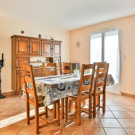 Le Pin Parasol Cote Vendeenne לינה וארוחת בוקר